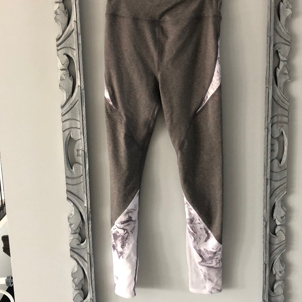 High Rise-Leggings! Never worn - Picture 4 of 5